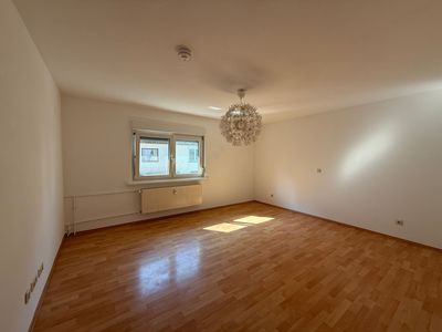 Marko Winter Immobilien -Mosbach: Großzügige 2-Zimmer-Wohnung mit flexibler Option