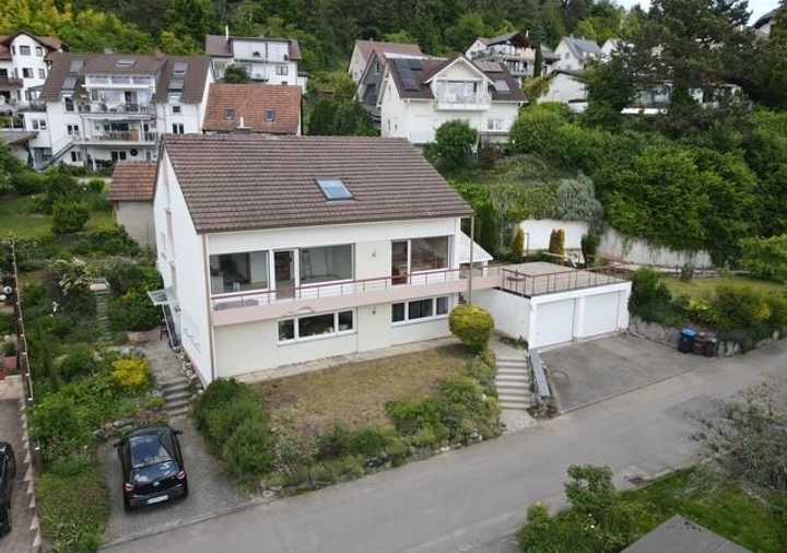 Sipplingen / Bodensee: Freistehendes Einfamilienhaus mit Einliegerwohnung und Seesicht - frei
