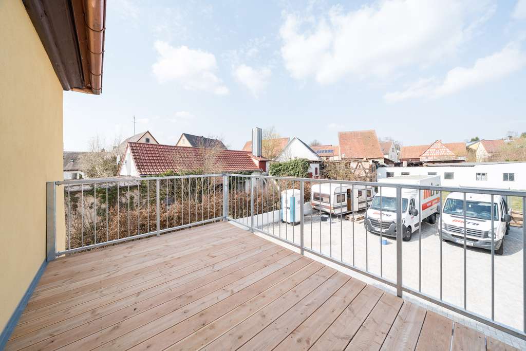 Immobilie in Aurachtal - Hochwertig kernsanierte 2-Zimmer-Wohnung im 1. OG mit Balkon und historischem Charakter für den Selb - Bild 4