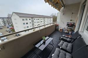 Gepflegte 4-Zimmer-Wohnung mit Balkon in Neu-Ulm - provisionsfrei – Karlsbader Straße 3a, 89231 Neu-Ulm – Vorschaubild 4
