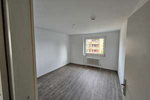 Neue Wohnung, neues Glück! Praktische 3-Zi.-Wohnung mit Balkon sucht Sie! – Den-Haager-Straße 8, 97084 Heuchelhof, Würzburg – Vorschaubild 3