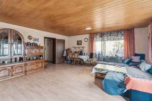 Großzügiges Wohnhaus mit Garagen und separatem Gartengrundstück – Limburg-Weilburg (Kreis) – Vorschaubild 4