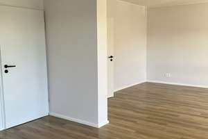 Großzügige 2,5-ZKB-Wohnung mit Süd-Loggia & Garage – SB Malstatt – Rheinstraße 85, 66113 Burbach, Saarbrücken – Vorschaubild 3