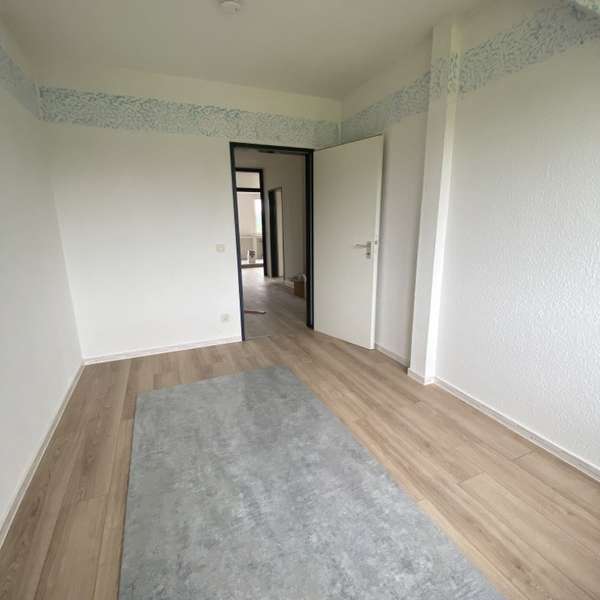 *** helle - 3-Zimmer-Wohnung - in schöner ruhiger Wohnlage mit traumhaften Ausblick ***