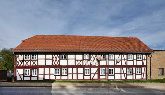 Bild von Mehrfamilienhaus mit 3 Wohnungen, Nebengelass und Garage!