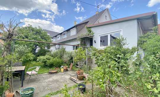 Großflächiges Wohn-und Geschäftsgebäude mit Ausbaupotential