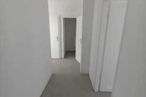 Sanierte 3-Zimmerwohnung mit Balkon in grünem Umfeld – Kissinger Str. 10, 40229 Düsseldorf – Vorschaubild 1