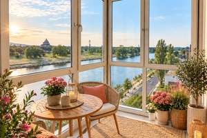 Lieblingsplatz mit Wasserblick – helle Wohnung mit verglastem Balkon