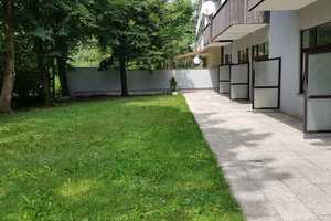 Voll möbliert und inkl. Haushalt!: Top-saniertes, ruhiges Garten-Apartment mit TG in M.- Sendling – Luise-Kiesselbach-Platz 31b, 81377 München – Vorschaubild 1