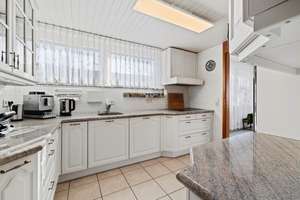 RESERVIERT: Exklusive Villa mit Schwimmbad, Sauna und atemberaubendem Blick – Die vollständige Adresse der Immobilie erhältst du vom Anbieter., 72766 Reutlingen-Mitte, Reutlingen – Vorschaubild 24
