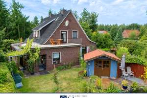 Modernisiertes Einfamilienhaus zum Wohlfühlen mit neu gestalteter Gartenanlage – Die vollständige Adresse der Immobilie erhältst du vom Anbieter., 26605 Aurich – Vorschaubild 1