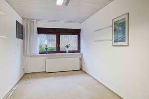 Ihr neues Zuhause: Gepflegtes Einfamilienhaus
mit Wintergarten, großzügigem Garten & Doppel-Carport – Steinburg (Kreis) – Vorschaubild 8