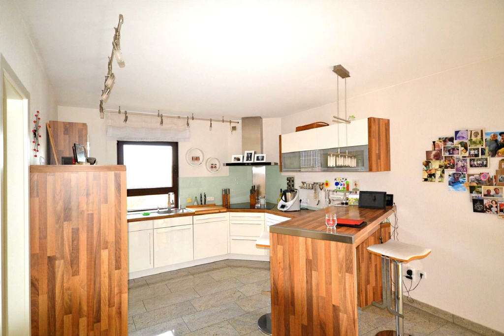 Immobilie in Kürten - Schön, großzügig u. gepflegt, ZFH mit großer Doppelgarage in ruhiger Lage
 - Bild 4