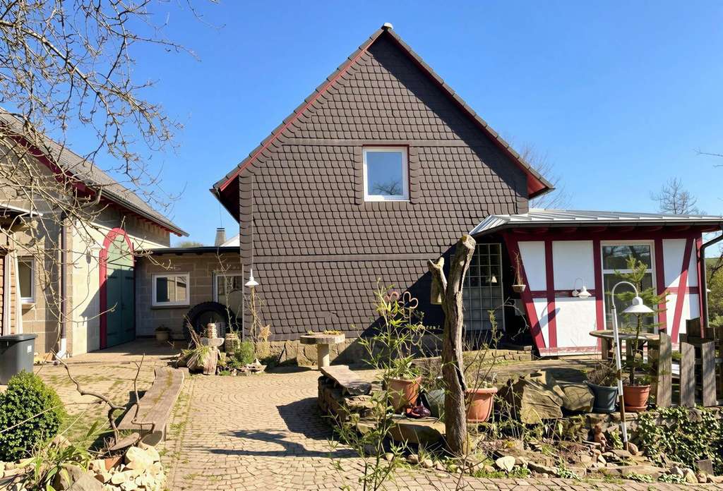 Immobilie in Meinerzhagen - Rohdiamant sucht Visionär - Bild 1