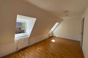 Gepflegte freie Eigentumswohnung in Kiel-Wik - courtagefrei! – Itzehoer Straße 7c, 24106 Wik, Kiel – Vorschaubild 1