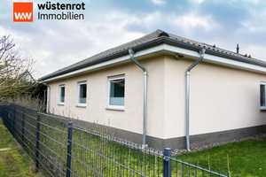 WOHNEN AUF EINER EBENE: WINKELBUNGALOW MIT EINBAUKÜCHE + SONNENTERRASSE + DOPPELCARPORT – Neubrandenburg – Vorschaubild 6