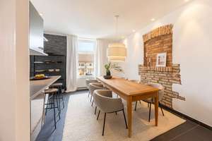 Bezugsbereite, lichterfüllte 4-Zimmer-Altbauwohnung mit Wohnküche und Balkonen – Die vollständige Adresse der Immobilie erhältst du vom Anbieter., 81677 Steinhausen, München – Vorschaubild 2