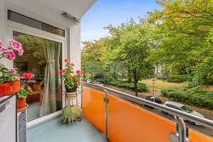 Lindenthaler Wohntraum: Stilvolle 3-Zimmer-Wohnung mit sonniger Loggia und Blick ins Grüne – 50935 Lindenthal (Ortsteil), Köln – Vorschaubild 4