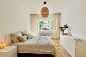 Charmante 2-Zimmer-Wohnung mit Originaldielen – frisch renoviert und bezugsfrei – Winfriedstraße 36, 14169 Berlin – Vorschaubild 1