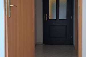 Freundliche Uni-/Zentrums-nahe 2-Raum-Wohnung in Bernsdorf mit Einbauküche und großen Balkon – Stadlerstraße 3, 9126 Bernsdorf, Chemnitz – Vorschaubild 5