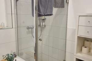 Über den Dächern von Kiel, traumhafte ETW, 2,5 Zi., Balkon in zentraler Citylage - seniorengerecht - – Schlossplatz 4, 24103 Altstadt, Kiel – Vorschaubild 9