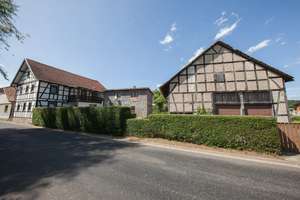 Fachwerk Bauernhof mit Scheune und großem Garten, Familienidyll bei Heldburg! – Die vollständige Adresse der Immobilie erhältst du vom Anbieter., 98663 Hellingen – Vorschaubild 2