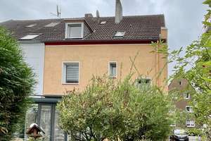 Doppelhaushälfte mit drei Wohneinheiten und Garten in Duisburg – Die vollständige Adresse der Immobilie erhältst du vom Anbieter., 47226 Hochemmerich, Duisburg – Vorschaubild 4