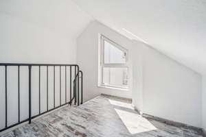 Wohnen mit Atmosphäre und Weitblick am Giersberg: 4ZKB mit EBK, Dachterrasse, Stellplatz und Garten – Edith-Langner-Straße 73, 57072 Siegen, Siegen – Vorschaubild 16