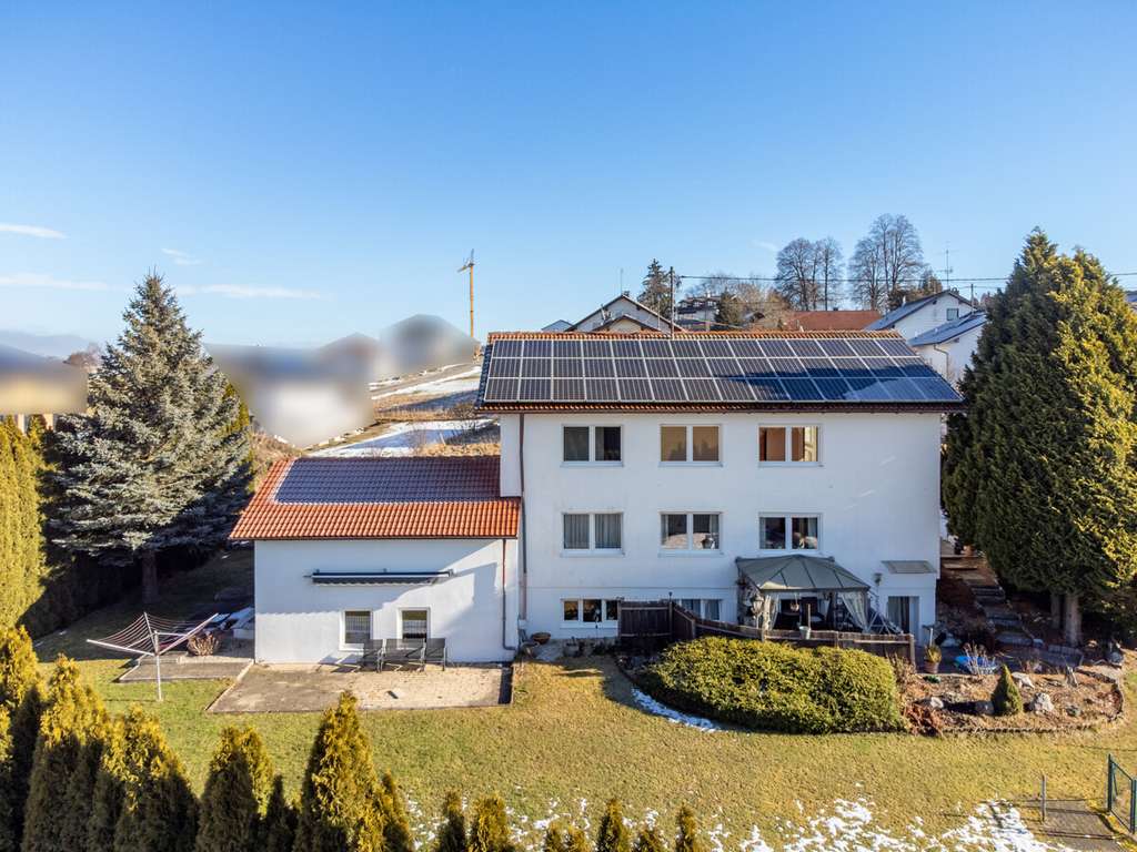 Immobilie in Markt Rettenbach - Großzügiges Zweifamilienhaus mit großem Garten und flexibler Nutzung - Bild 1