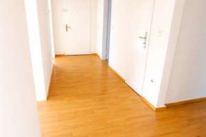 Schön renovierte 4-Zi-Whg mit Balkon im begehrten Aukammgebiet von Wi – parkähnliches Grundstück – Von-Bergmann-Straße 4, 65191 Bierstadt, Wiesbaden – Vorschaubild 8