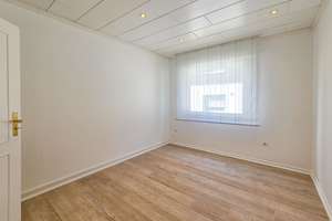 Helle 3-Zimmer-Wohnung mit gr. Süd-Balkon & Fussbodenheizung im gepflegten 6-Parteienhaus – Die vollständige Adresse der Immobilie erhältst du vom Anbieter., 51381 Quettingen, Leverkusen – Vorschaubild 7