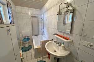 Ein Haus voller Möglichkeiten - machen Sie es zu Ihrem Zuhause! – Die vollständige Adresse der Immobilie erhältst du vom Anbieter., 95326 Kulmbach – Vorschaubild 12