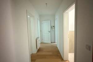 Frisch sanierte 3-R. Wohnung am Neustädter Markt in Lpz.-Zentral-Balkon-Komfortabel-Sofort einziehen – 4315 Neustadt-Neuschönefeld, Leipzig – Vorschaubild 3