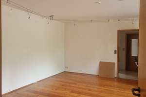 Einliegerwohnung zu vermieten.