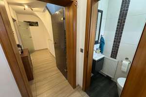 Großzügiges Reihenendhaus mit vermieteter Einliegerwohnung, Garten, Balkon und Kamin – Die vollständige Adresse der Immobilie erhältst du vom Anbieter., 47228 Hochemmerich, Duisburg – Vorschaubild 4