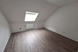 Ruhige 3 Zimmer Dachgeschoss Wohnung + 1 Monat mietfrei Sommeraktion – Töpferstr. 14, 49078 Hellern, Osnabrück – Vorschaubild 3