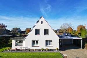 Heimatgefühl im Grünen – Charmantes Zuhause auf großzügigem Grundstück in Ovelgönne! – Die vollständige Adresse der Immobilie erhältst du vom Anbieter., 26939 Ovelgönne – Vorschaubild 1