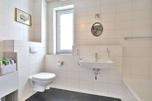 Kleines modernes Quadro Haus in ruhiger grüner Lage, Nähe Allacher Lohe – Pasteurstr. 43 C, 80997 Allach, München – Vorschaubild 10