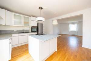Großzügige 3-Zi-Altbauwhg mit Wohnküche, viel Licht & sonnigem Süd-Ost-/Westbalkon - ideal für WGs. – Die vollständige Adresse der Immobilie erhältst du vom Anbieter., 80993 Alt-Moosach, München – Vorschaubild 8