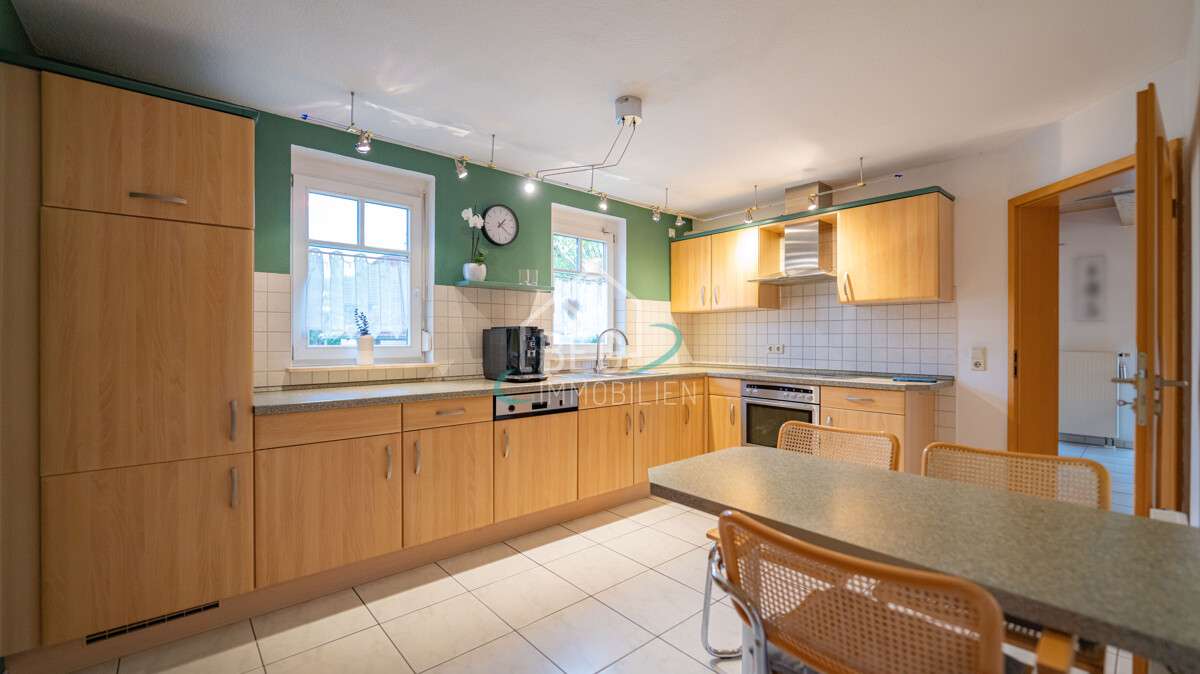 Immobilie in Stimpfach - Familienfreundliches Einfamilienhaus  mit Garten, Terrasse und Doppelgarage - Bild 13