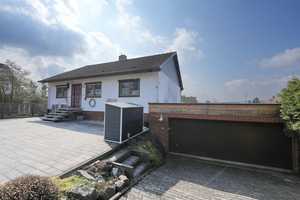 Wohntraum für Familien: Gepflegter Bungalow mit schönem Grundstück in ruhiger Lage Untersiemau-Mesch – Coburg (Kreis) – Vorschaubild 2