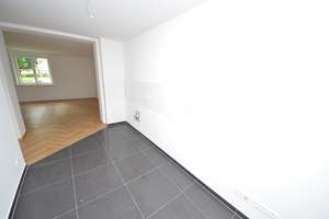 Hochwertig sanierte 4-Zimmerwohnung mit Balkon, Fußbodenheizung und Parkettboden! – Beethovenstraße 22, 9130 Sonnenberg, Chemnitz – Vorschaubild 7