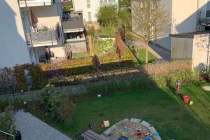 Wohnen auf der Sonnenseite:  4 Zimmer mit großer Dachterrasse  – Hans-Grässel-Weg 13b, 81375 Neuhadern, München – Vorschaubild 2