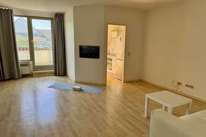 Schöne 2-Zimmer-Dachgeschosswohnung in Ludenberg – ruhig, grün und günstig!