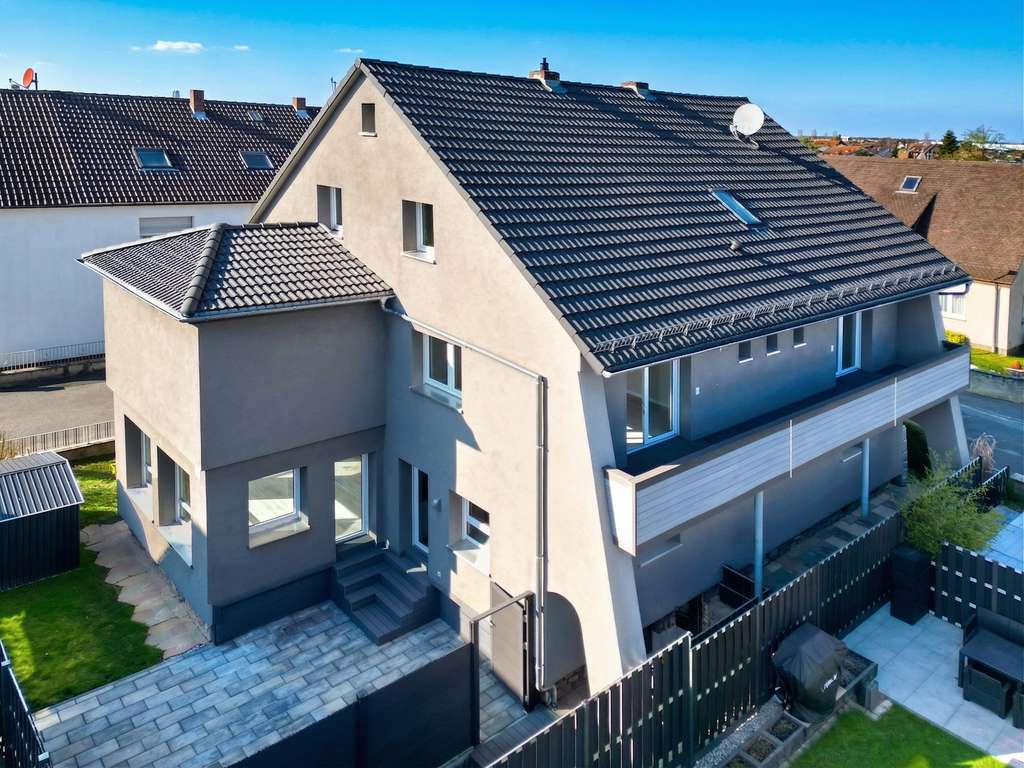Immobilie in Großostheim - Toll saniertes Zweifamilienhaus mit ausgebautem Dachgeschoss  – für fast jeden Wohnzweck geeignet! - Bild 0