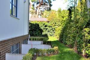 ++ GRÜNES KLEINOD + IM HERZEN VON SCHLACHTENSEE + GARTEN + DACHTERRASSE + TIEFGARAGE +  SANIERT ++ – Breisgauer Straße 45A, 14129 Zehlendorf, Berlin – Vorschaubild 8