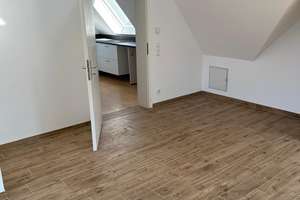 Charmante, lichtdurchflutete 3-Zimmer Dachgeschosswohnung in München-Freimann – Die vollständige Adresse der Immobilie erhältst du vom Anbieter., 80939 Obere Isarau, München – Vorschaubild 4