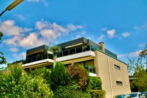 Blankenese! Lichtdurchflutete Wohnung mit Süd-Westbalkon und Tiefgarage!