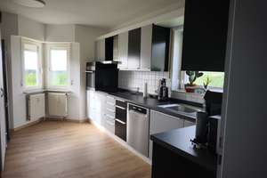 Moderne Maisonettewohnung mit Balkon & Blick ins Grüne – 3 Zimmer auf 107 m² in Lauf – Obere Rötelstraße 19b, 77886 Lauf – Vorschaubild 4