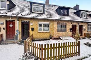 REIHENMITTELHAUS MIT 105 QM GESAMTFLÄCHE + EIGENEM GARTEN - ATTRAKTIVES SANIERUNGSOBJEKT IN TOP-LAGE